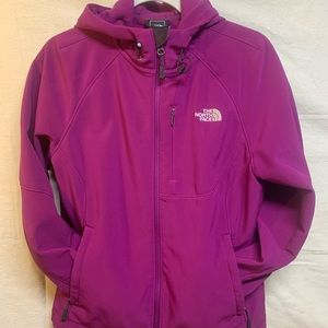 North face jacket! Woman’s M. The MOST figure flattering fit! So cute!!